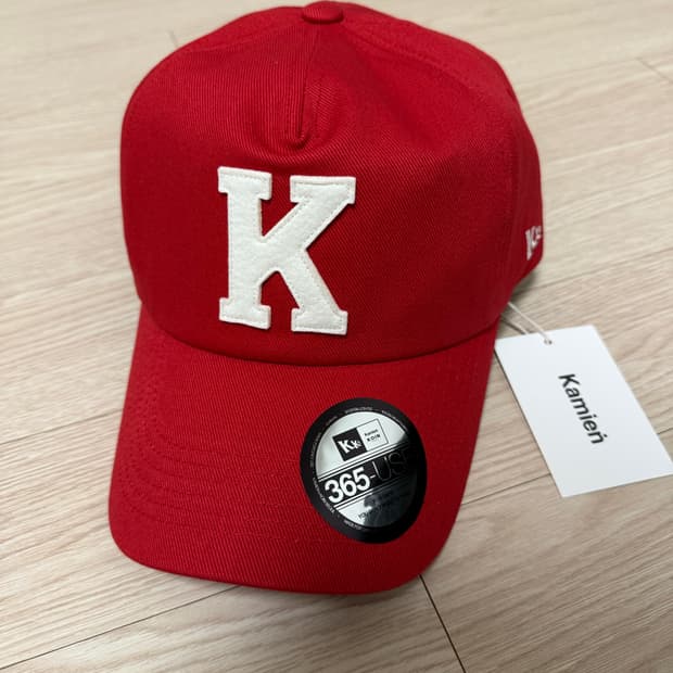 카미엔x코인서울 볼캡 레드 새상품