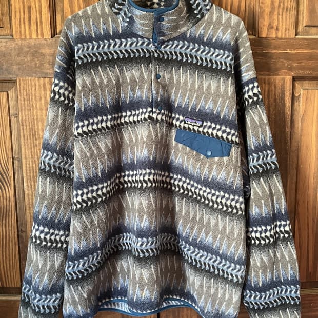 98FW 파타고니아 신칠라 스냅-티 플리스 아즈텍 패턴