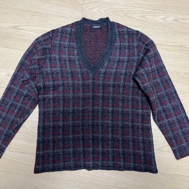 언더커버 울100 브이넥 니트