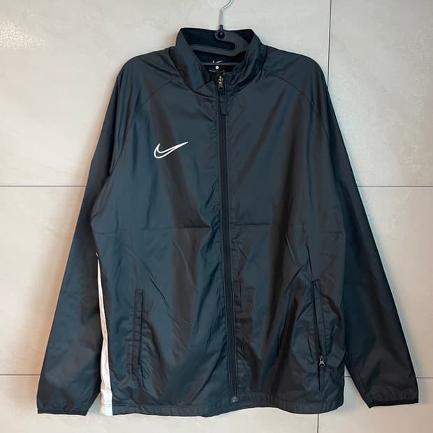 나이키 바람막이 블랙 (L size) 