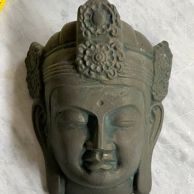 황동 부처상