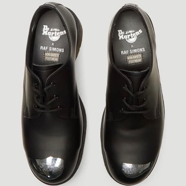 라프시몬스 닥터마틴 스틸토