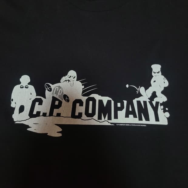 Cp company 블랙 반팔 그래픽 티셔츠 105 XXL 정품