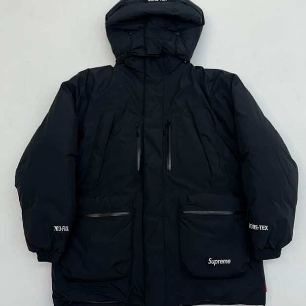 슈프림 고어텍스 700-필 다운 파카 블랙 - 22FW
