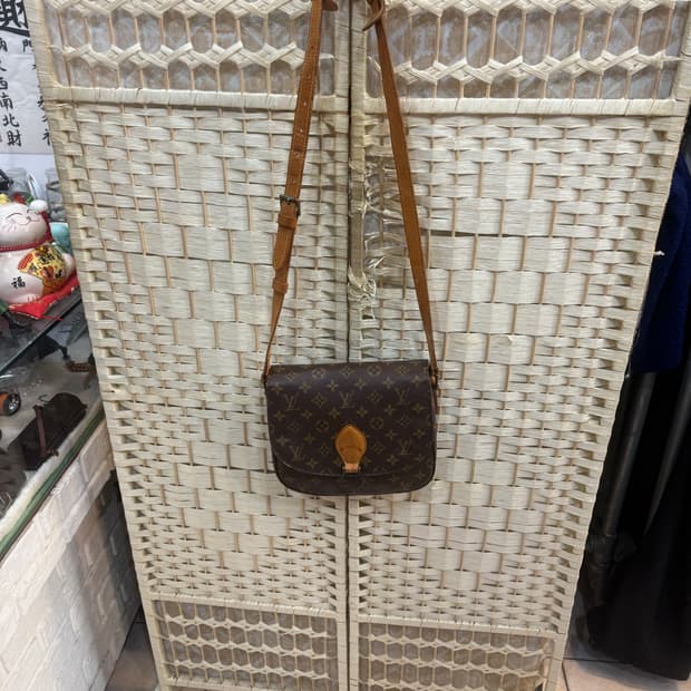 정품 루이비통 생클라우드 숄더백 팝니다