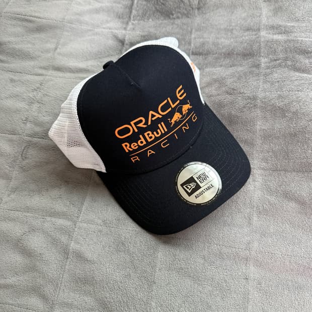 레드불 레이싱 뉴에라 E-Frame 트럭커 캡(A+ 중고상품)