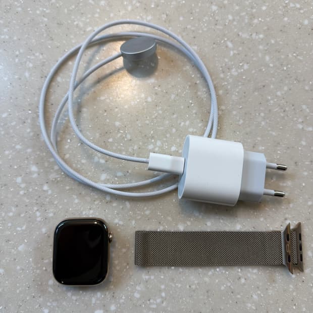 애플워치 시리즈11 티타늄골드 46mm 