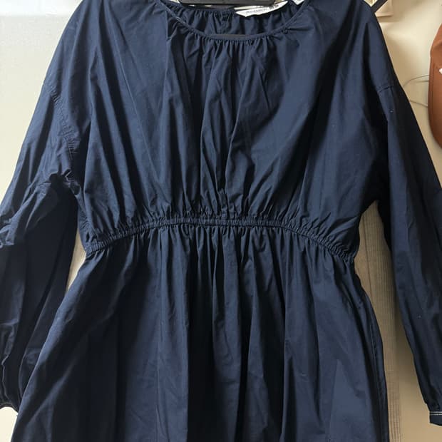 유니클로 JWA 개더블라우스