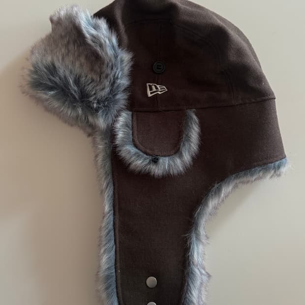 뉴에라 울 트래퍼 월넛