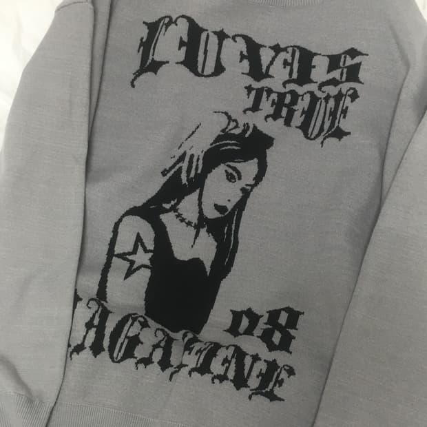 러브이즈트루 펑크깔 니트