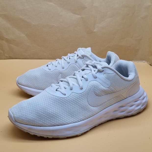 나이키 레트로6 화이트 남성운동화285