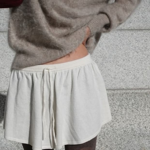 퓨어 캐시미어- 박민주 브러시드 캐시미어 브이넥 스웨터 토프