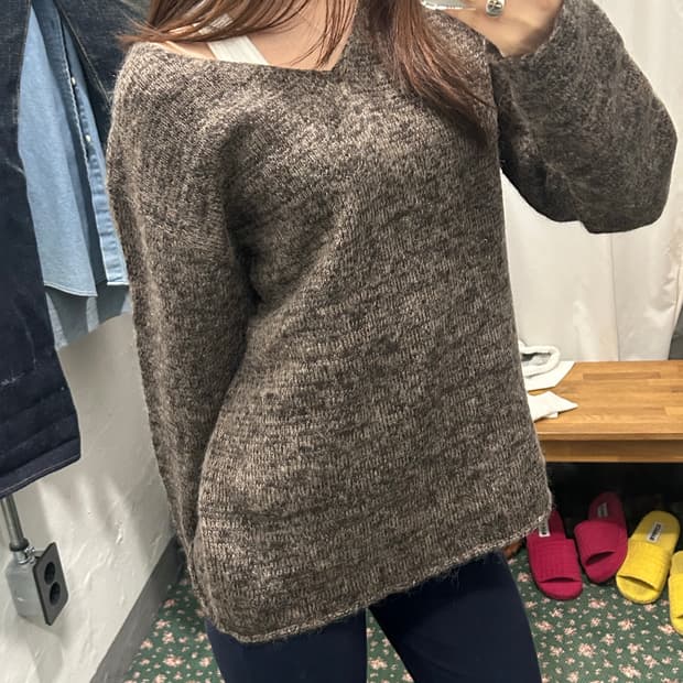 urban research 니트 브이넥