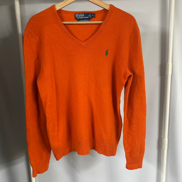 폴로 램스울 브이넥 니트