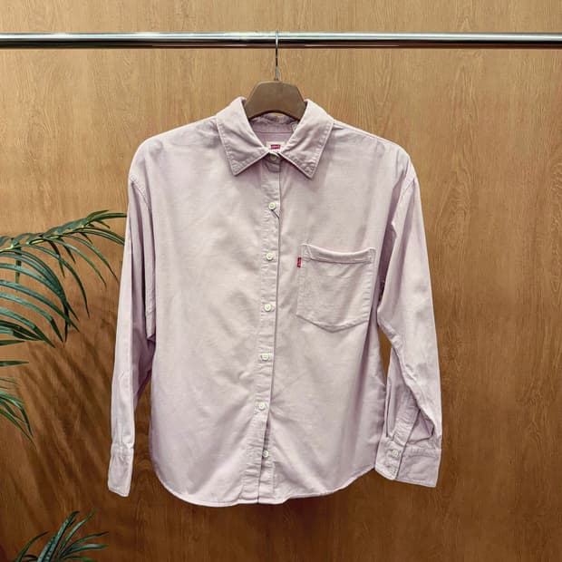 리바이스 베이직 긴팔 셔츠 버튼업 포켓 디테일 루즈핏 연핑크