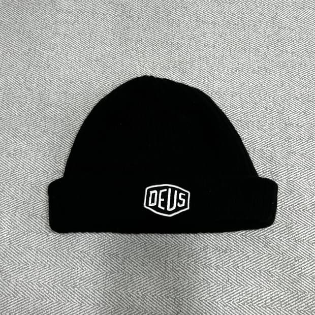 Deus 데우스 엑스 마키나 블랙 비니 모자