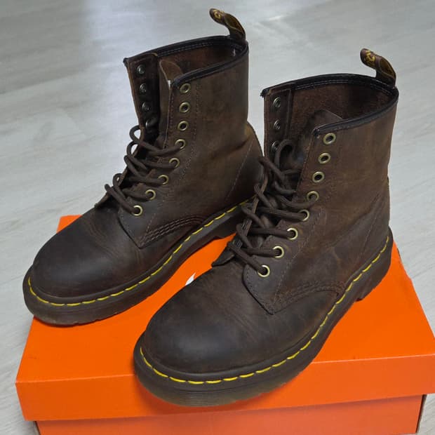 닥터마틴 1460 가우초 크레이지 호스 