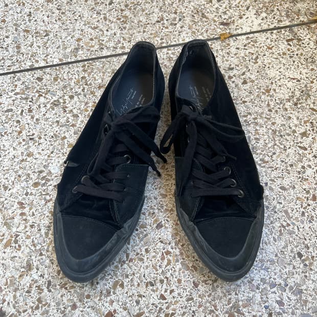 요지 야마모토 벨벳 가죽 스니커즈