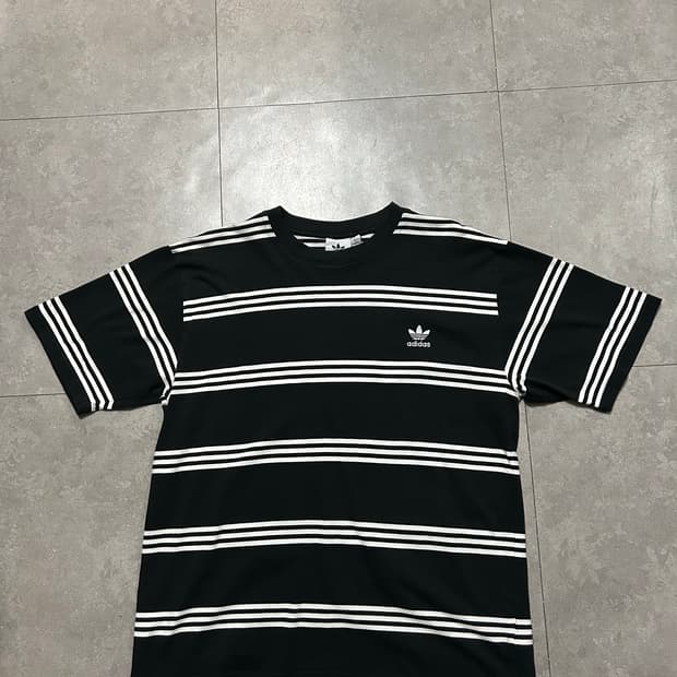 아디다스 스트라이프 빈티지  헤비코튼 숏슬리브 티셔츠 105size   