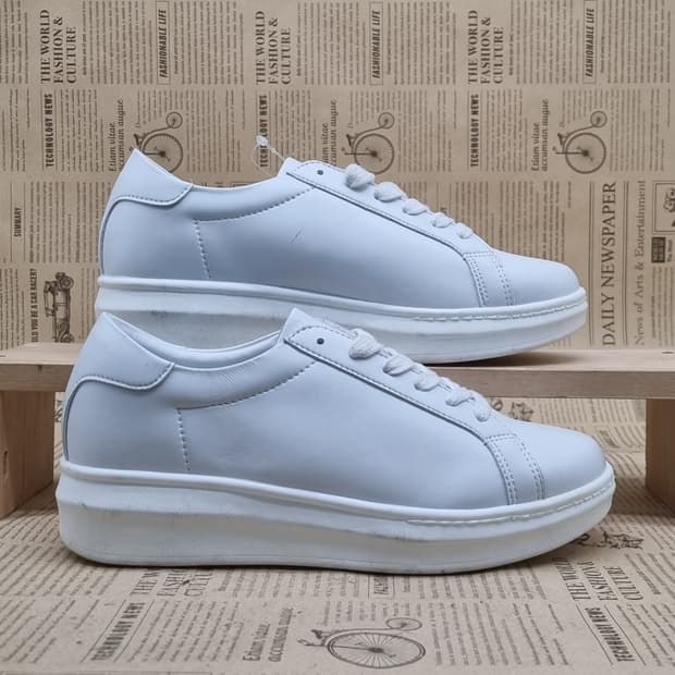 새상품 페닐롭 스니커즈250 굽4