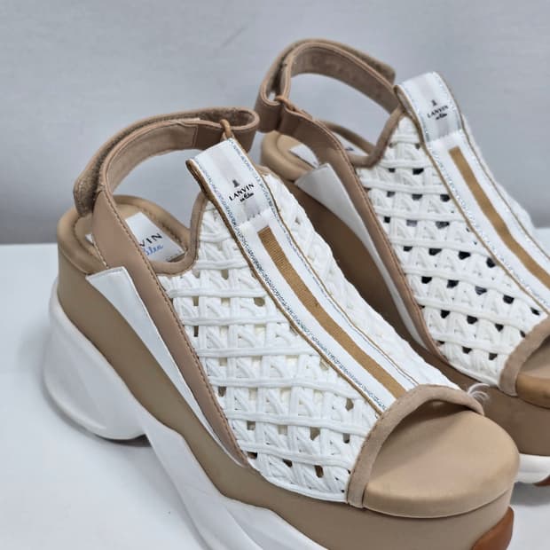 Lanvin on Blue 플랫폼 메쉬 샌들 M