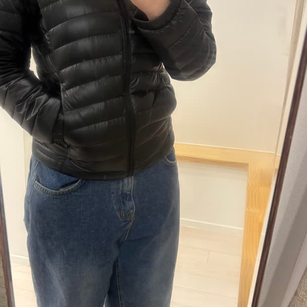 아식스 경량패딩