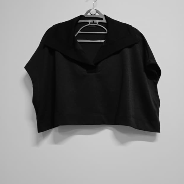 코데즈컴바인 블랙 세일러 카라 반팔 티셔츠