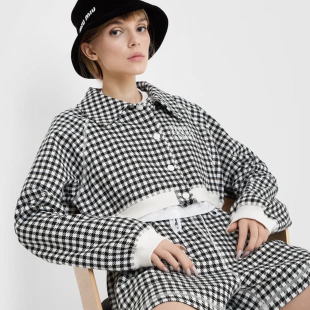 S 텍달린 새상품 정품 미우미우 miu miu 로고 벨벳 버킷햇 모자 캡