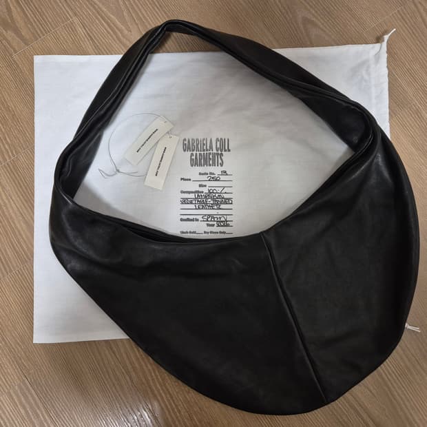 가브리엘라 콜 가먼츠 NO.250 레더 백