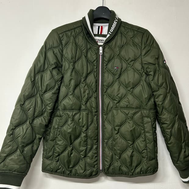 타미힐피거 퀄팅 패딩 카키 xs
