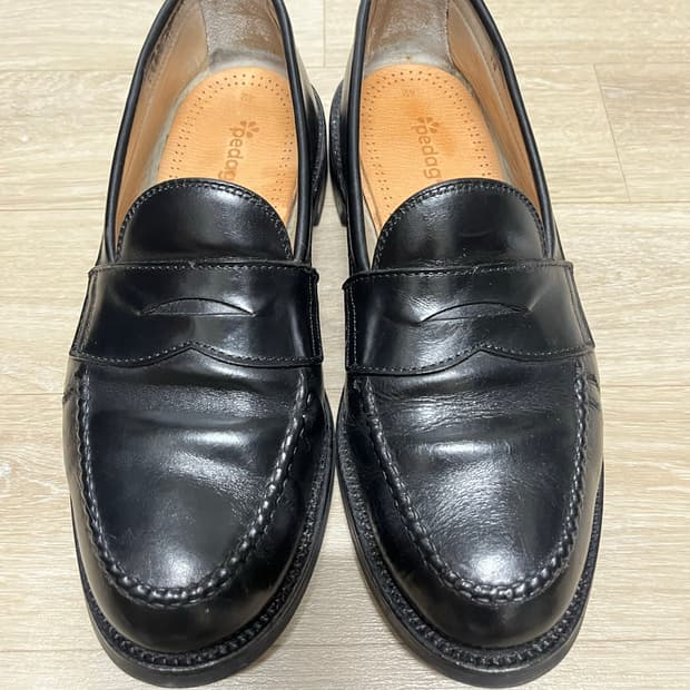 알든(alden) 981 카프스킨 블랙 8.5d입니다