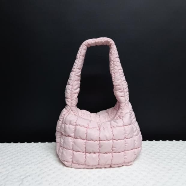 COS 코스 한정판 핑크 퀄팅 패딩 구름 토트백