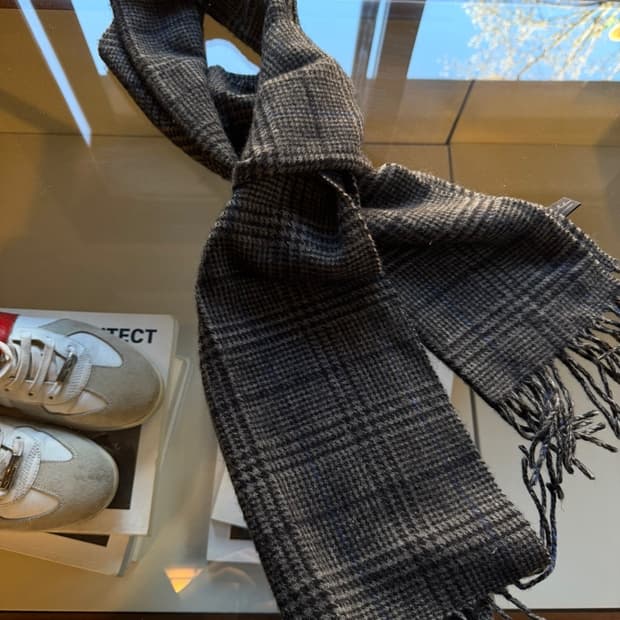 에린 몬토나니 울 캐시미어 머플러