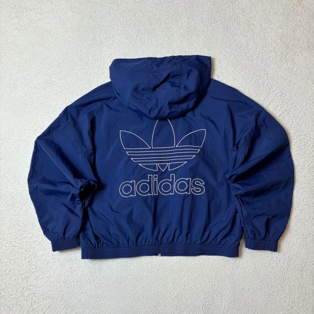 아디다스 크롭 우븐 빅로고 후디 자켓 PN6724