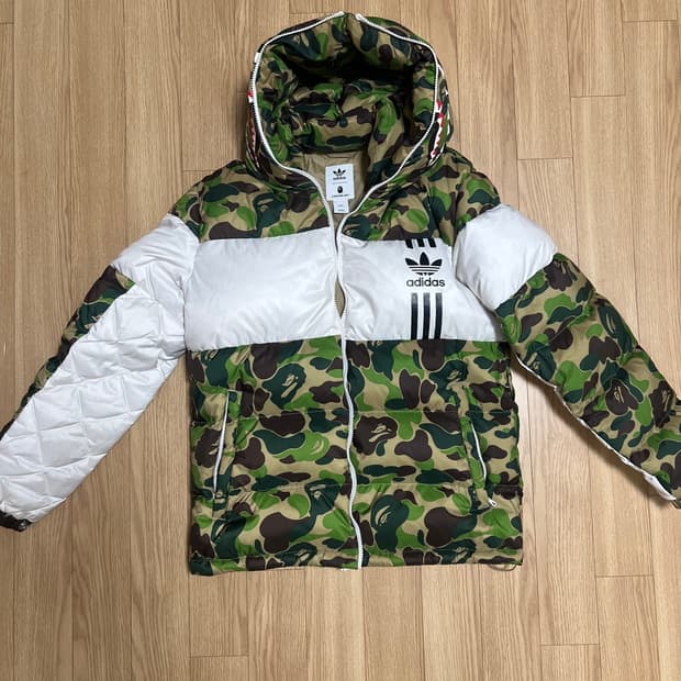 아디다스X베이프 한정판 패딩 판매합니다.