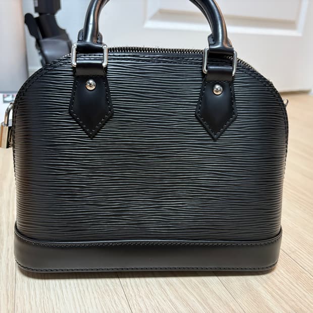 루이비통 알마 BB 에삐 블랙 자카드스트랩 (내장칩)