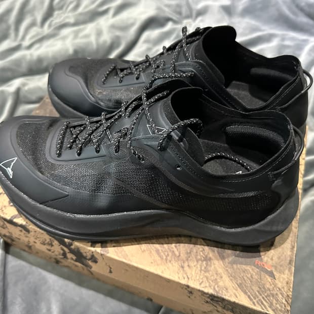 로아 하이킹 셀라 EU 42사이즈