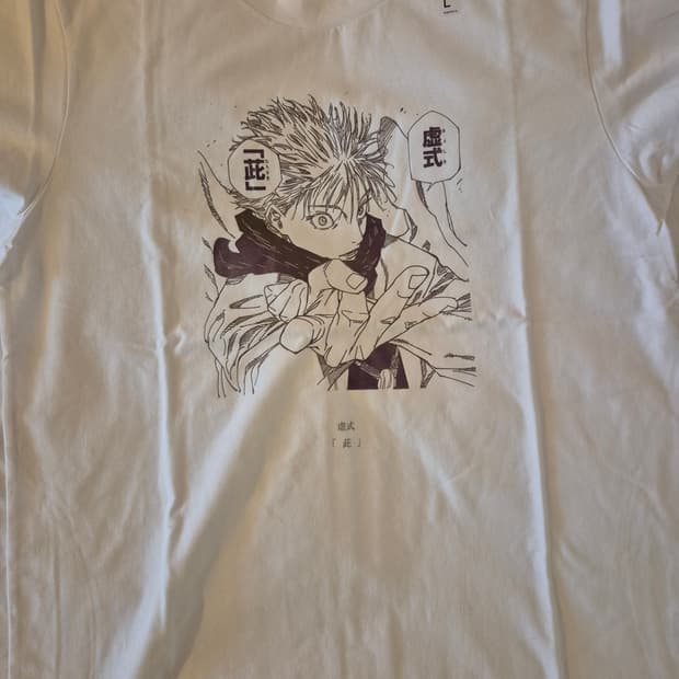 유니클로 주술회전 L 사이즈