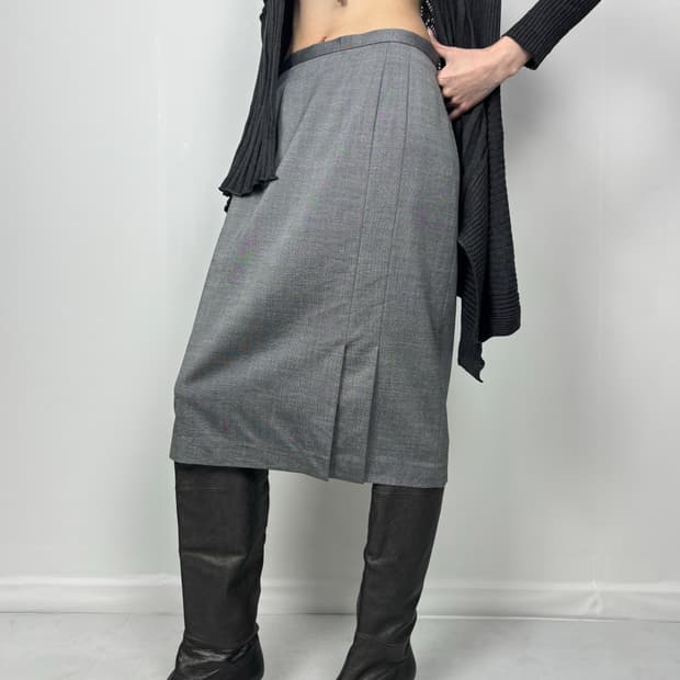 GLOSSY GRAY MIDI SKIRT