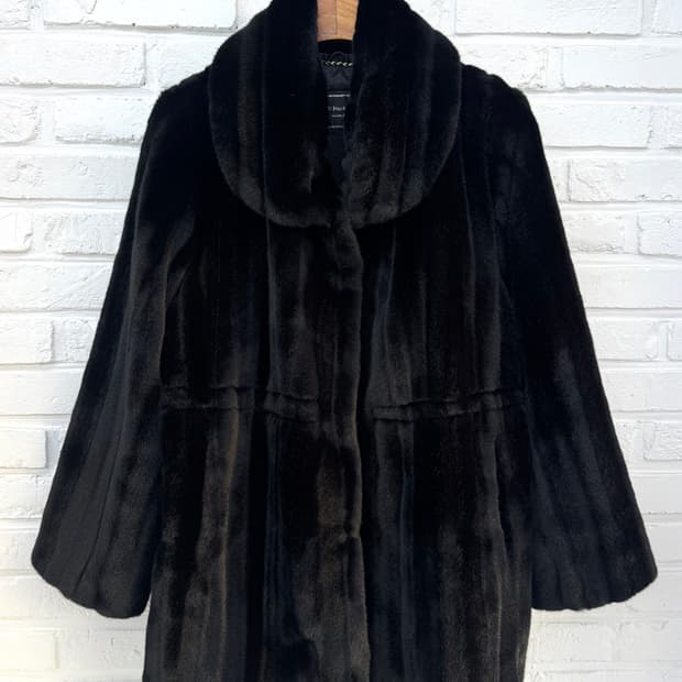 블랙 하프 퍼자켓