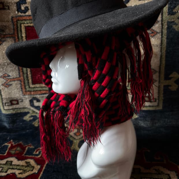 vintage Red Checkerboard knit muffler