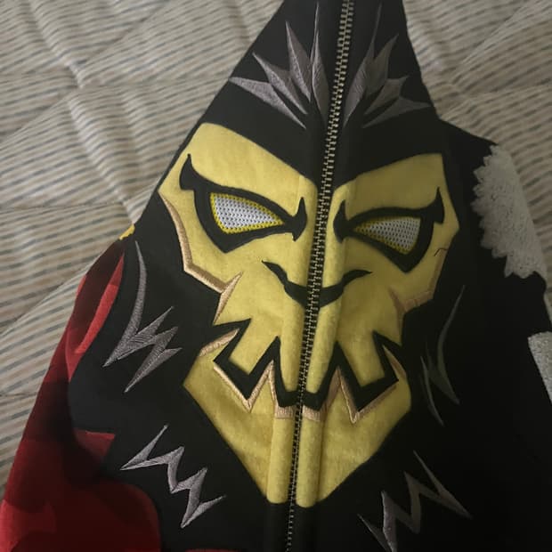 BAPE x Attack on Titan 후드집업