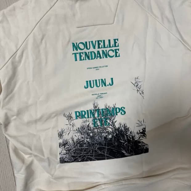 준지 JUUN.J 21ss 아이보리 민트자수 맨투맨