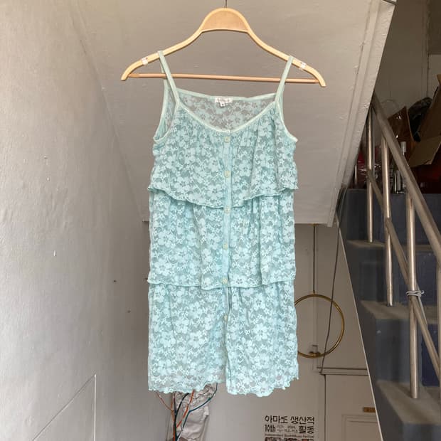 하구미 프릴 레이스 캉캉 하늘 나시