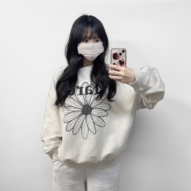 마르디메크르디 플라워 맨투맨