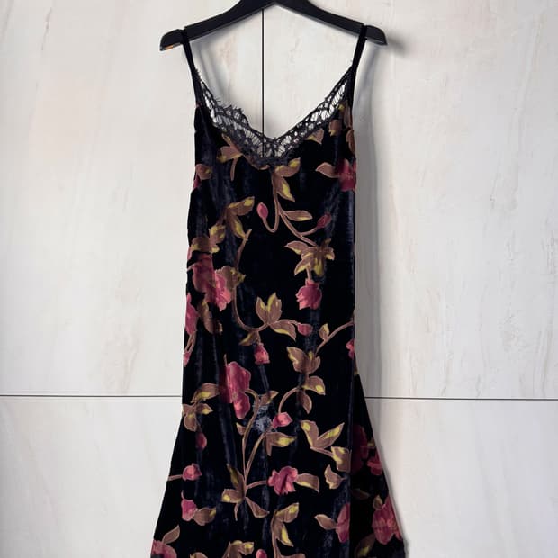 새상품 Max Studio 벨벳 플라워 롱 원피스 XS(44,마른 55사