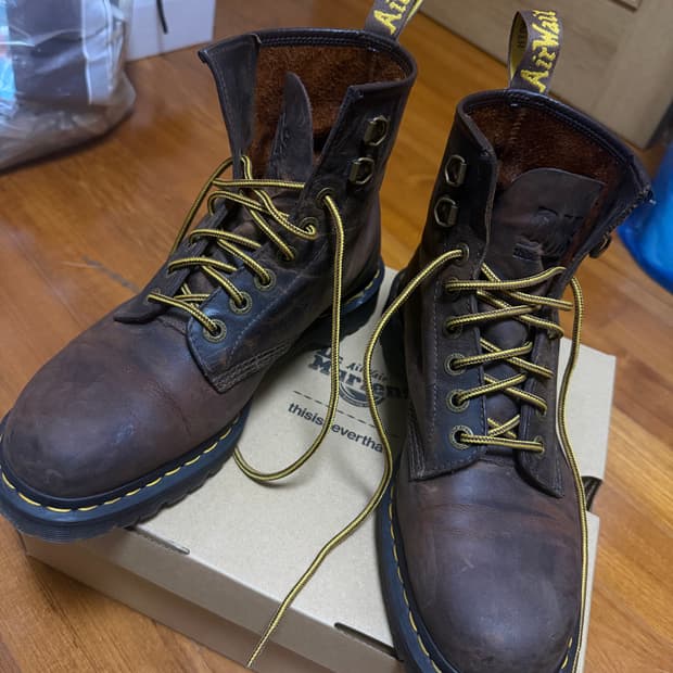 닥터마틴 디스이즈네버댓 1461 280(UK9) 사이즈 판매합니다!