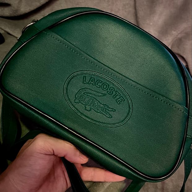라코스테 서광 90s 그린 로고 패치 코티드 비닐론 크로스백