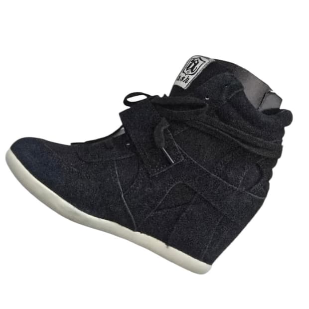 아쉬 신발 블랙 둘중 하나 240 구해요 