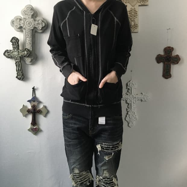 Stitch point hood zip up